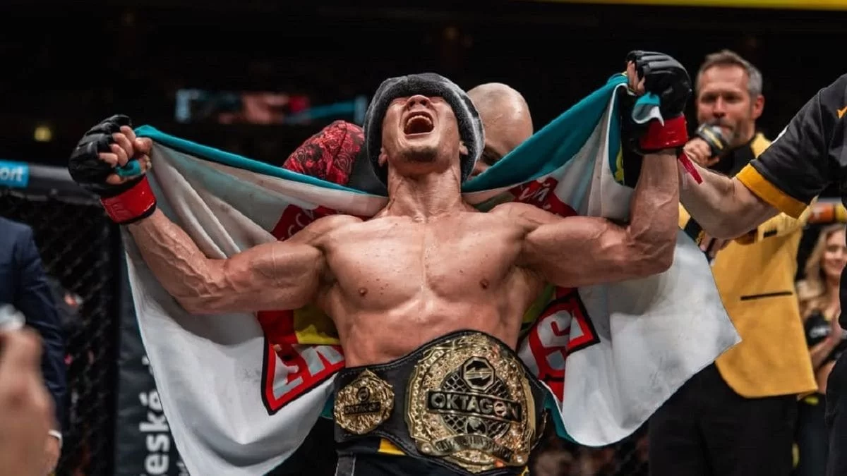 Жалғас Жұмағұлов екінші титулдық жекпе-жек алдында қарсыласын нокаутпен жеңді (ВИДЕО)