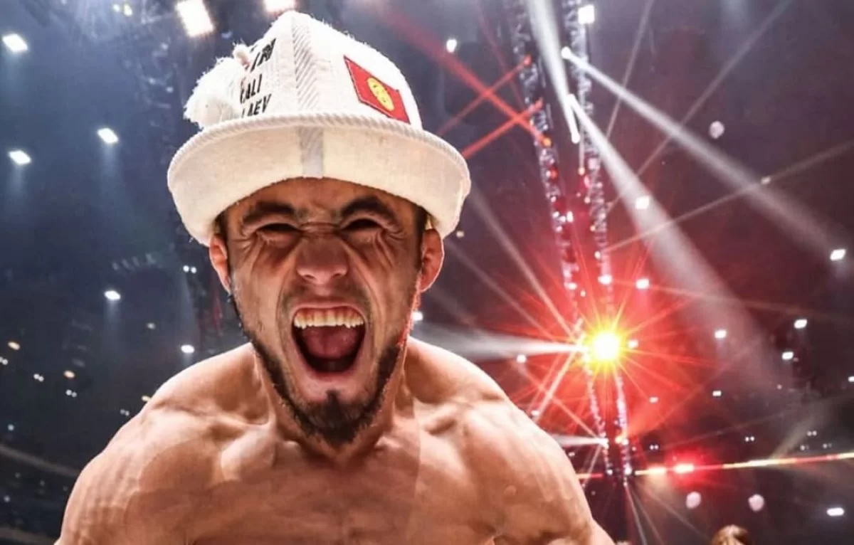 Жеңілмеген қырғыз файтері титулын үшінші рет қорғады (ВИДЕО)