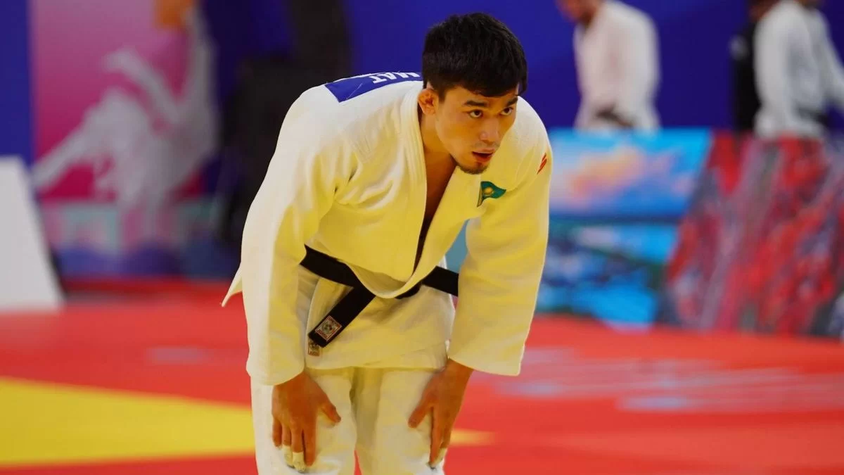 Әділет Алмат Тәжікстан жұлдызын жеңіп Азия чемпионы атанды