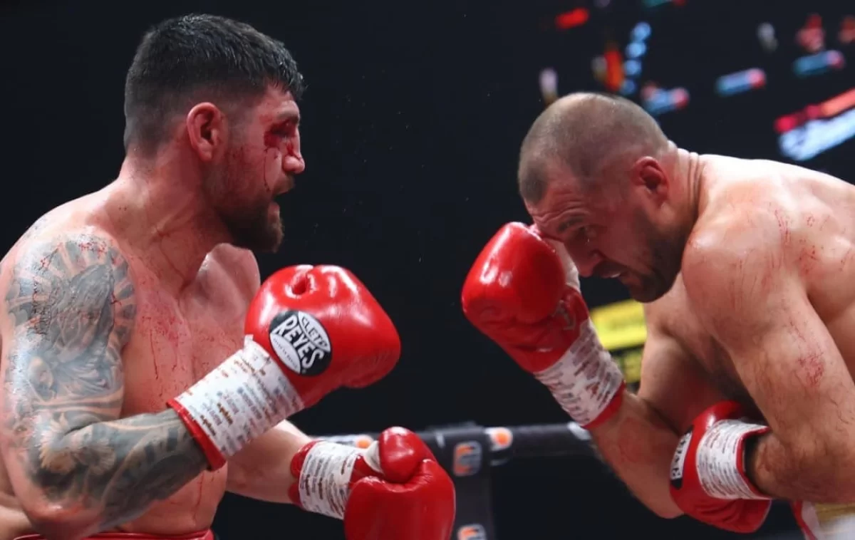 Қазақстанда туған Манн WBA белбеуі үшін айқаста нокаутпен жеңілді (ВИДЕО)