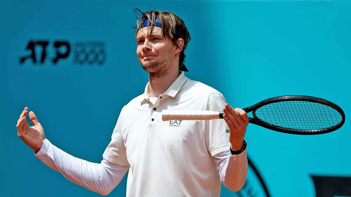 Мадридтегі "Мастерсте" Бубликтің киім ауыстыратын бөлмесі көрсетілді (ВИДЕО)