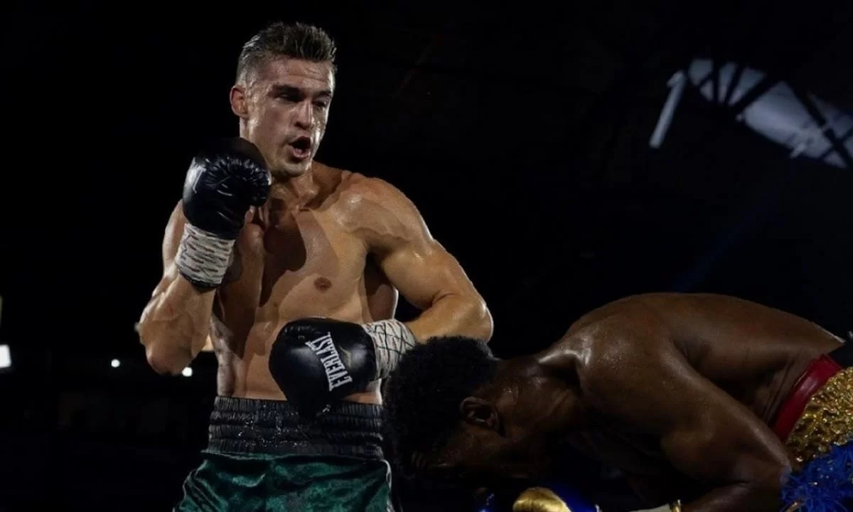 Сұлтан Зәуірбектің қарсыласы айқас алдында демеуші іздеп кетті