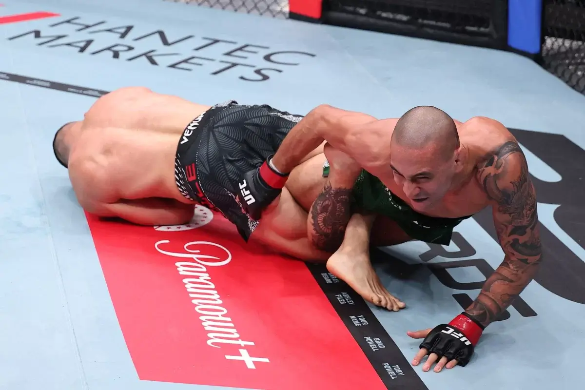 Перттегі UFC турнирі бірінші раундтағы сабмишенмен басталды (ВИДЕО)