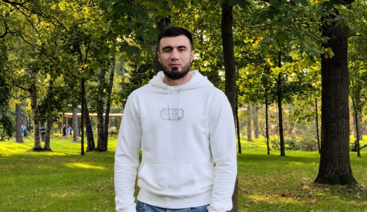 Баходир Джалолов жаңа туған қызын көрсетті