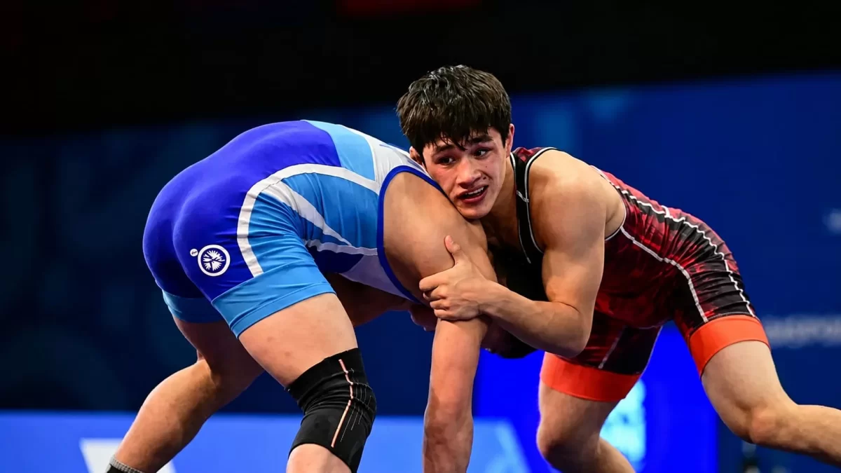 Қазақстандық балуандар жастар арасындағы Азия чемпионатында екі "алтын" алды (ВИДЕО)