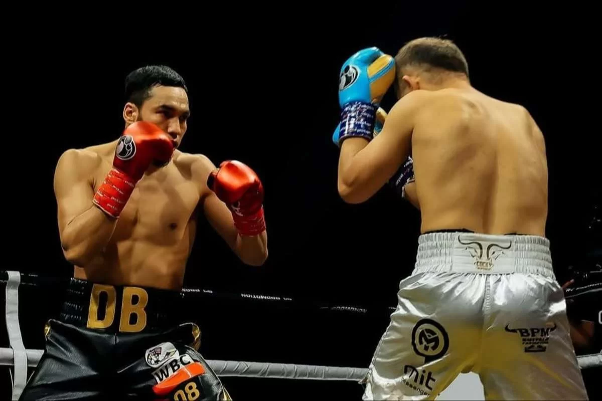 Дулат Бекбауов WBA экс-чемпионын тізе бүктірді (ВИДЕО)