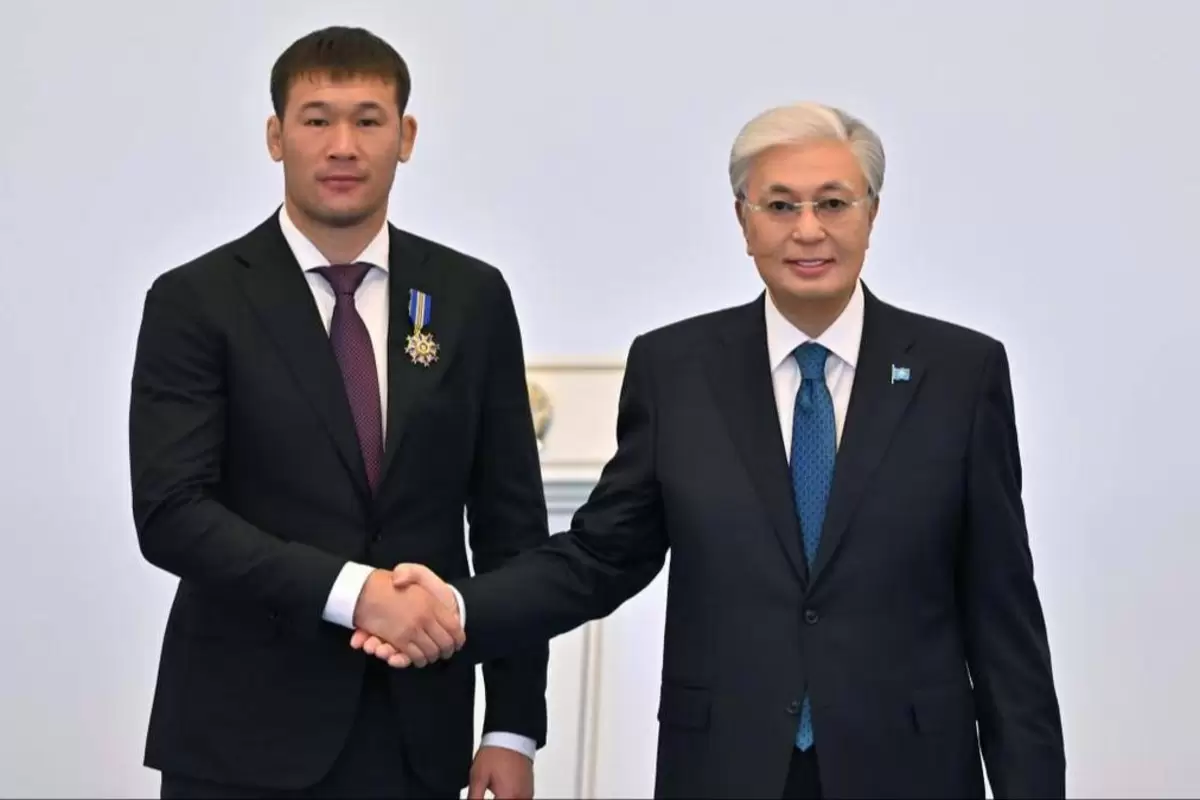 Тоқаев Шавкат Рахмоновтың әкесінің қайтыс болуына байланысты көңіл айтты