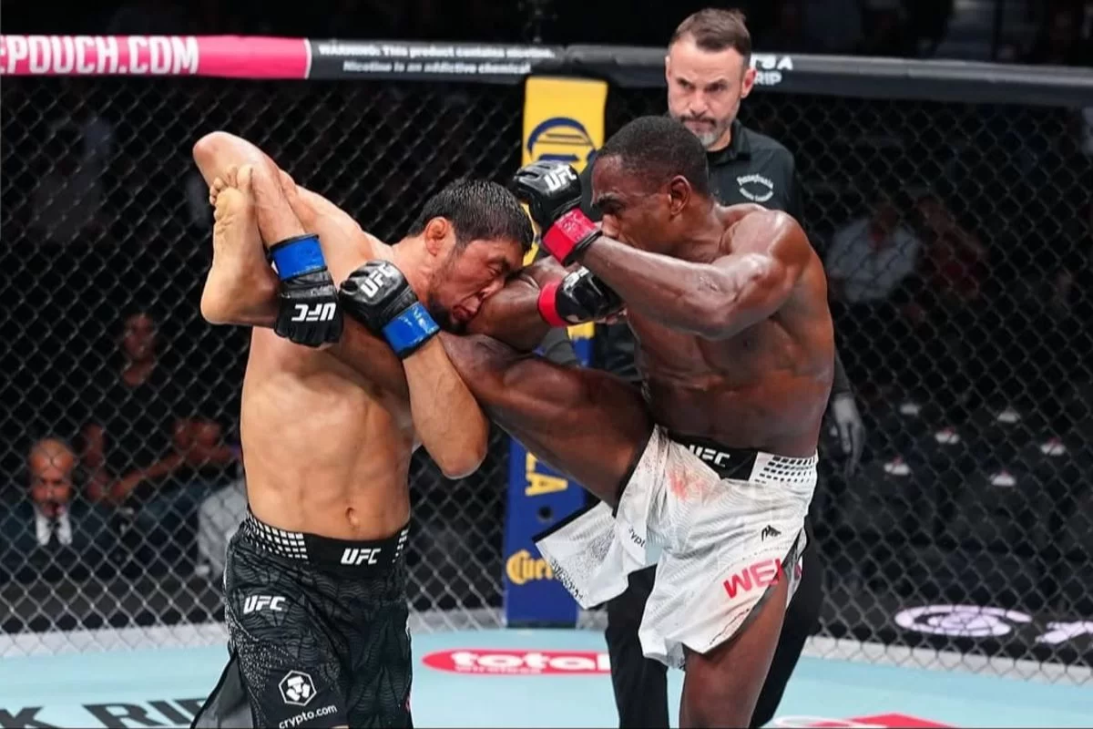 UFC 330-дегі сенсация: Қырғыз чемпионы күтпеген жерден жеңілді (ВИДЕО)