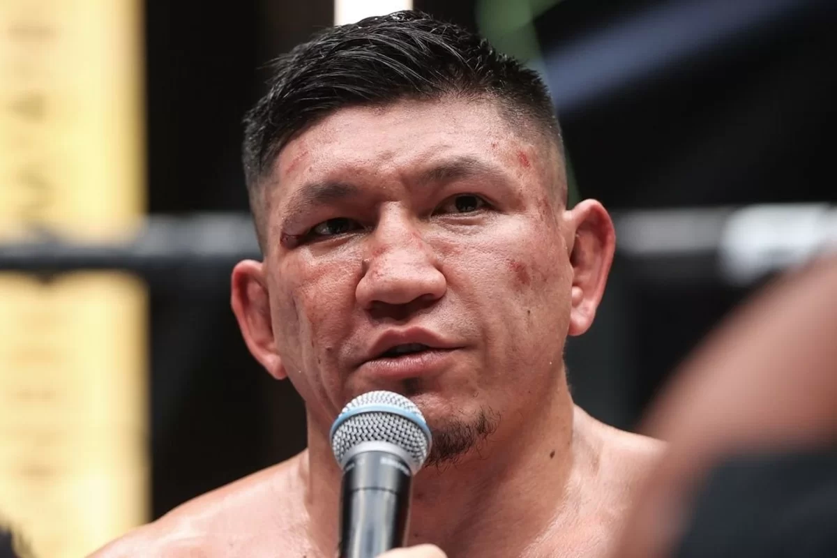 Қуат Хамитов UFC чемпионы Ислам Махачевке үн қатты
