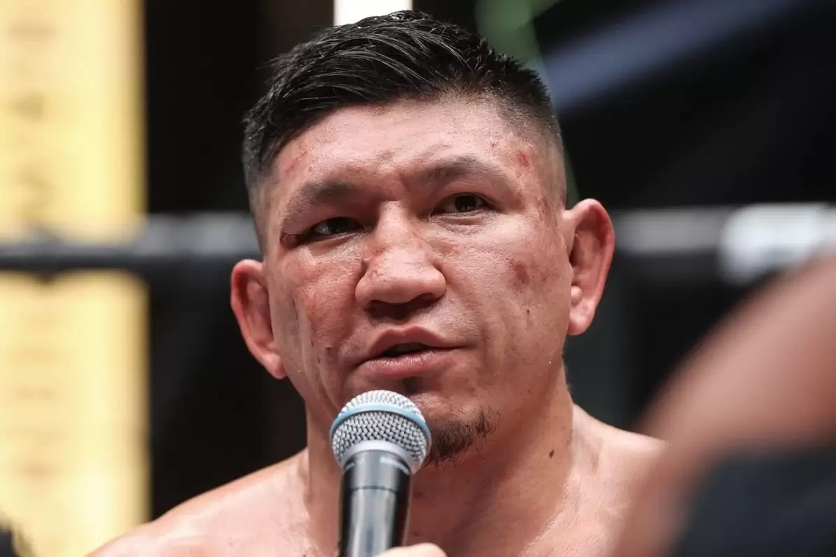 Қуат Хамитов UFC чемпионы Ислам Махачевке үн қатты