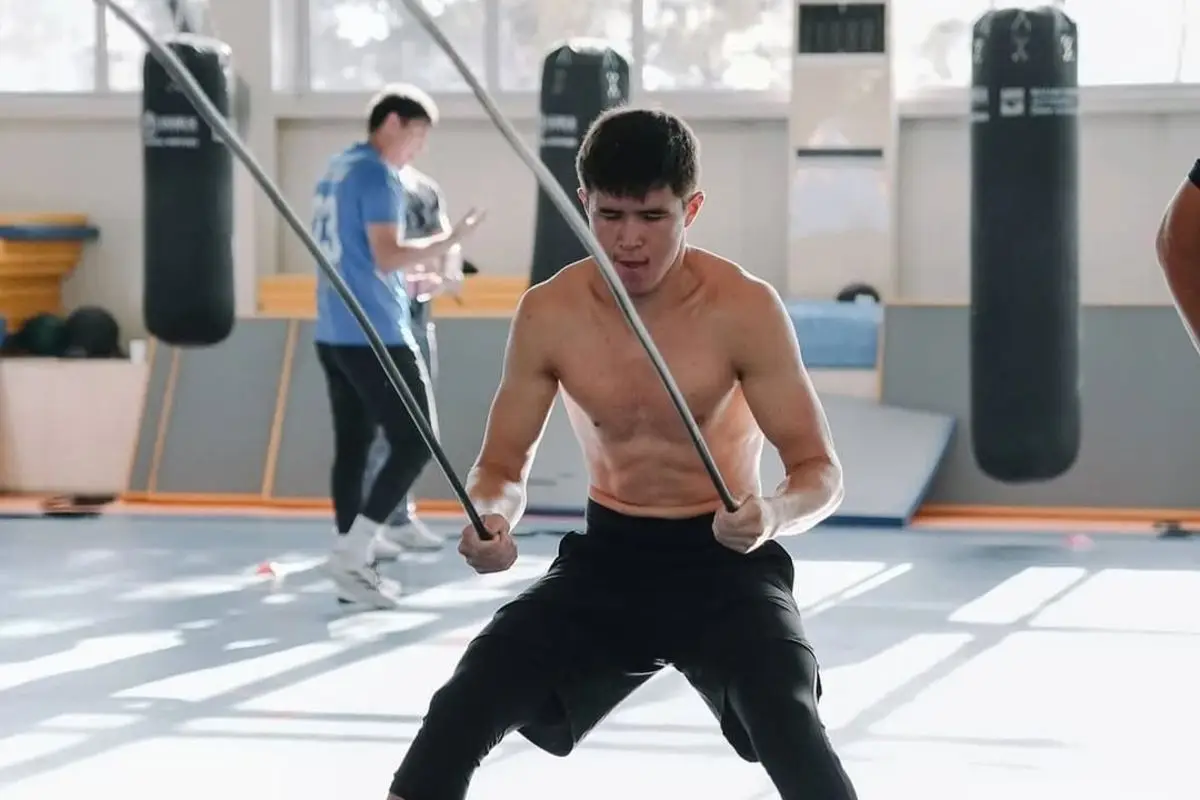 World Boxing Төрехан Сабырханның салмағындағы басты фаворитті атады