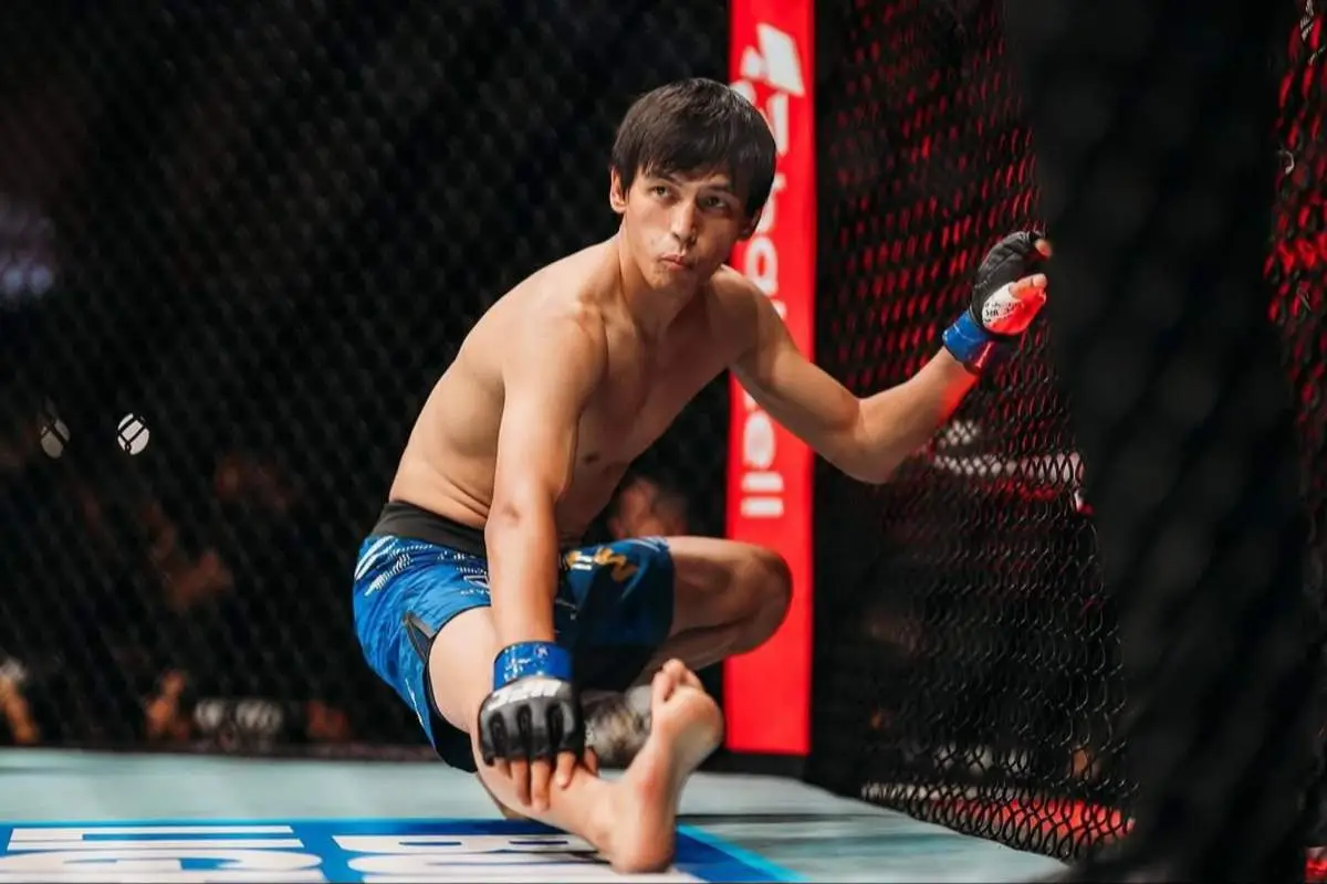 UFC-ден кеткен Азат Мақсұм жекпе-жегін нокаутпен аяқтады