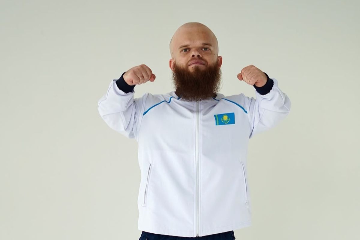 "Көздерінен шынайы махаббат көрінеді": Қазақстандық чемпионның жұбайымен түскен суреті елді сүйсінтті