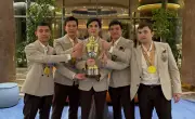 Жавохир Синдаров президент сыйлаған көлігін көрсетті
