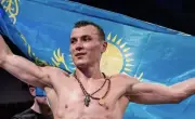 Үш нокдаун: Қазақстандық боксшы Германияда кезекті жеңісіне жетті
