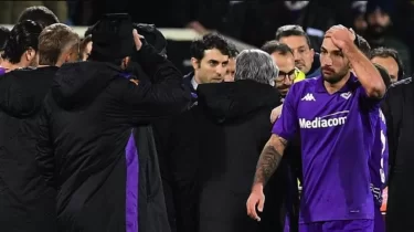 Италиялық ойыншы матч кезінде есінен танды