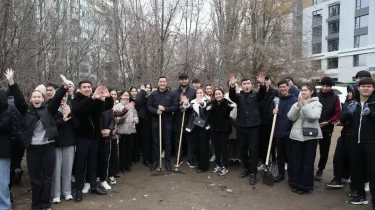 Олимпиада жүлдегерлері мен эстрада жұлдыздары қоқыс жинап жүр