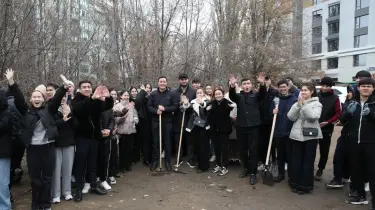 Олимпиада жүлдегерлері мен эстрада жұлдыздары қоқыс жинап жүр