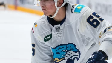 "Барыс" қазақстандық хоккейшілермен келісімді ұзартты