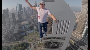 Эстониялық cпортшы екі зәулім ғимараттың арасын арқан бойымен жүріп өтті (ВИДЕО)