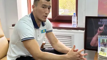 Азия чемпионы кәсіпқой боксқа ауысты