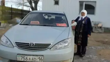 Француздар 40 жылдан бері көлік жүргізетін қазақ әжей туралы фильм түсірді (ВИДЕО)