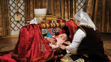 Дәрігерлер: Бесік бала денсаулығына зиян