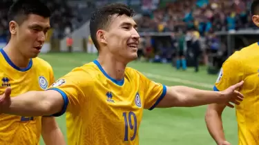 Британдар Бақтиер Зайнутдиновты көкке көтеріп жатыр