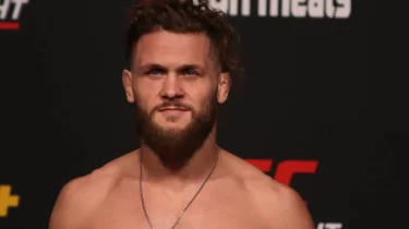 Қазақстан тумасы Джастин Гэтжимен жекпе-жек алдында салмақ өлшеуден өтті (ВИДЕО)