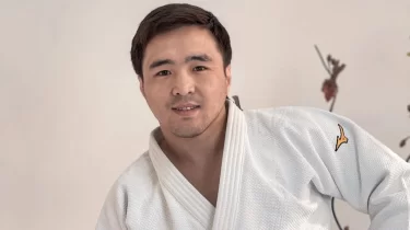 Елдос Сметов Әбиба Әбужақынованың жетістігін атап өтті