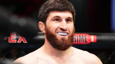 UFC файтері оразасын бұзуға мәжбүр