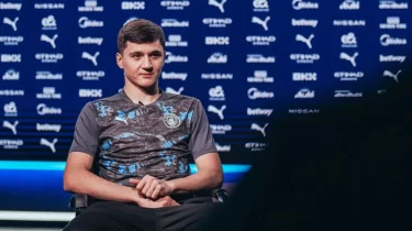 Абдукодир Хусановтың "Манчестер Ситидегі" ең жақын досы кім?