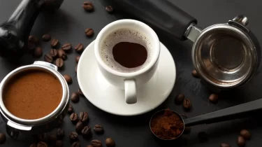 Кофеин энергия береді деген өтірік пе? Ғылым бұл мифті жоққа шығарды