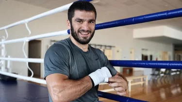 Артур Бетербиев ораза айында жаттығуларын жандандырды