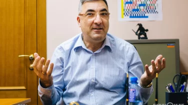 Сарапшы: "Өз ойыншыларымен ойнай берсе, "Барыстың" болашағы жоқ"