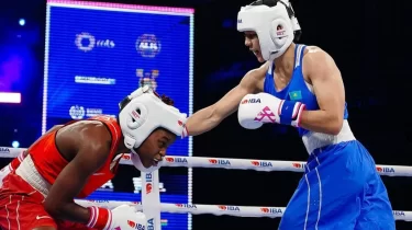 Қазақ боксшысы "әйелдер арасындағы Мұхаммед Әлиді" нокдаунмен жеңді