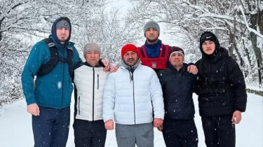 Өзбекстан құрамасының бапкері боксшыларды таяқпен тәрбиелейді (ВИДЕО)