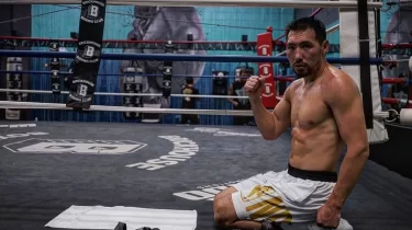 Жәнібек Әлімханұлының жаттығу лагеріне әйгілі америкалық бапкер қосылды (ВИДЕО)