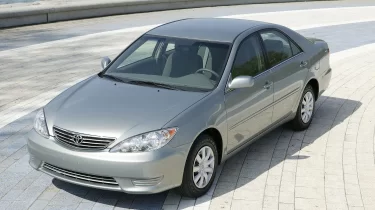 Toyota Camry: Қазір Қазақстанда неге танымал емес?