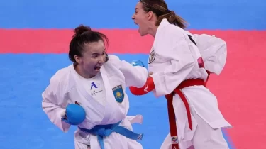 Каратэші қыздар Қытайдан олжалы оралды