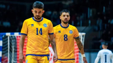 Лео мен Дуглас Қазақстан құрамасынан кетеді