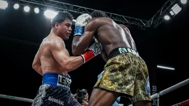 Америкалық фаворит ауыр нокаутқа түсті (ВИДЕО)