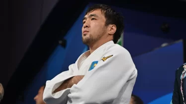 "Сметовтың жасы келіп қалды": Есей Жеңісұлы чемпионның оралуына қатысты ойын айтты