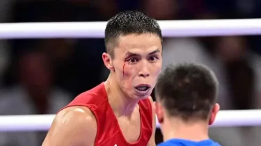 Сәкен Бибосынов пен Махмұд Сабырхан бір салмақта жұдырықтасады