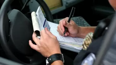 Қазақстанда көлік иелеріне қатаң шаралар күтіп тұр: салығы өтелмегендерге пеня есептеледі