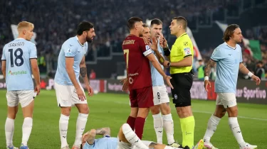 Римде футбол үшін соғыс басталды. "Лацио" мен "Рома" фанаттары көшені қиратып тастады (ВИДЕО)