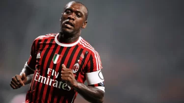 Смақов пен Зеедорф алаңда кездеседі: Астанада футбол аңыздарының матчы өтеді (ВИДЕО)