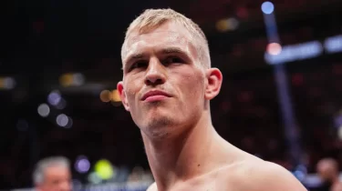 "Жанымды өртейді": Иэн Гэрри Шавкат Рахмоновпен болған жеңілістен кейін не істегенін айтты (ВИДЕО)