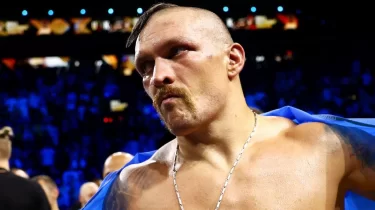 Александр Усик абсолютты чемпион атағы үшін жекпе-жек өткізеді