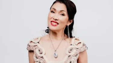 Толқын Забирова шығармашылығының 35 жылдығына орай сирек архивтерді бөлісті (ФОТО)